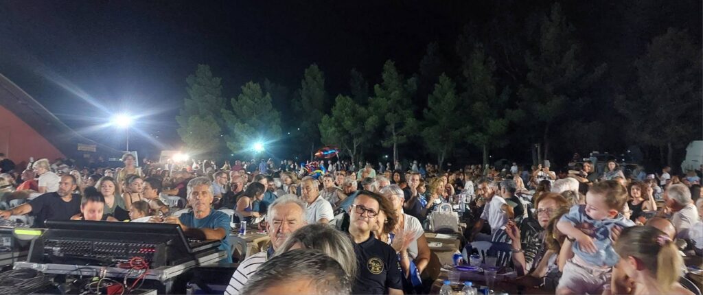 Παραδοσιακό γλέντι από τον Χορευτικό Όμιλο Καμαρών ΒΙΝΤΕΟ