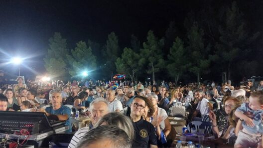 Παραδοσιακό γλέντι από τον Χορευτικό Όμιλο Καμαρών ΒΙΝΤΕΟ 12 Παραδοσιακό γλέντι από τον Χορευτικό Όμιλο Καμαρών ΒΙΝΤΕΟ