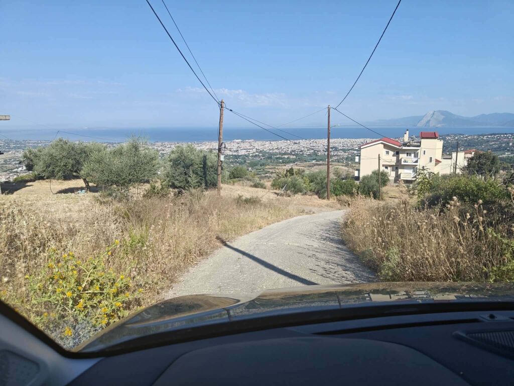 Πάτρα: Ξερά χόρτα «κατάπιαν» δρόμο, με τους κατοίκους να ζουν υπό τον φόβο πυρκαγιάς ΦΩΤΟ 7 Πάτρα: Ξερά χόρτα «κατάπιαν» δρόμο, με τους κατοίκους να ζουν υπό τον φόβο πυρκαγιάς ΦΩΤΟ