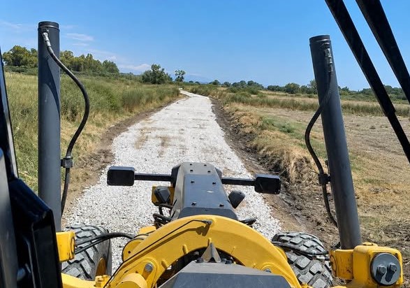 Δυτική Αχαΐα: Χαλικόστρωση αγροτικών δρόμων σ’όλες τις Κοινότητες και άσφαλτος επιλεκτικά ΦΩΤΟ 1 Αγροτική οδός με χαλικόστρωτο