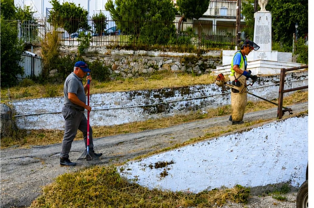 Δυτική Αχαΐα: Επιχείρηση «καθαρά οικόπεδα» με εύφλεκτη βλάστηση, με τον φόβο να καούν ΦΩΤΟ 2 Δυτική Αχαΐα: Επιχείρηση «καθαρά οικόπεδα» με εύφλεκτη βλάστηση, με τον φόβο να καούν ΦΩΤΟ
