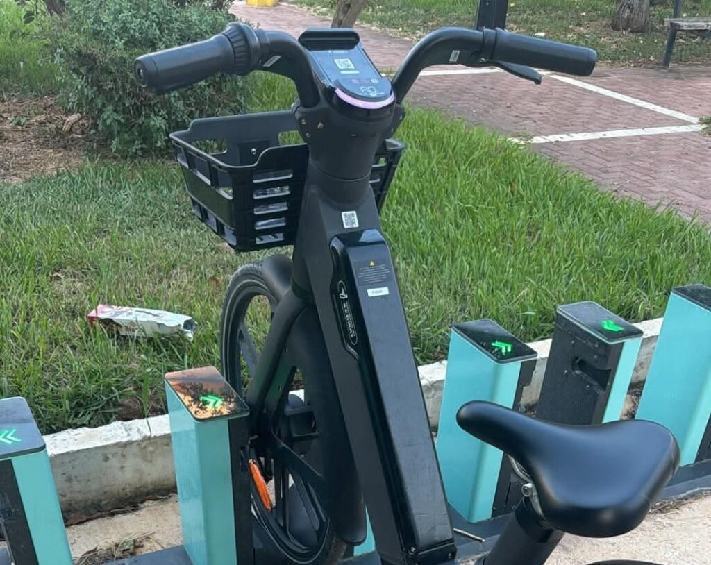 Αγιοι στο σταθμαστο.bandalwn nea hlektrika podilata
