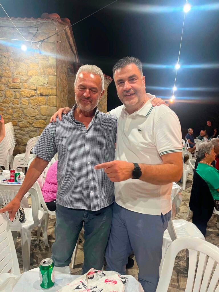 Ο Σπύρος Σκιαδαρέσης στο πανηγύρι της Καλαβρούζας ΦΩΤΟ