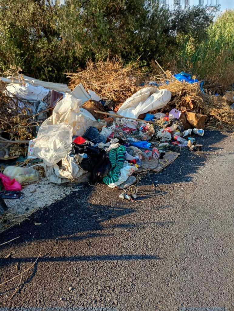 Βραχνέικα: «Απίστευτη» παράνομη χωματερή δίπλα σε σπίτια ΒΙΝΤΕΟ-ΦΩΤΟ
