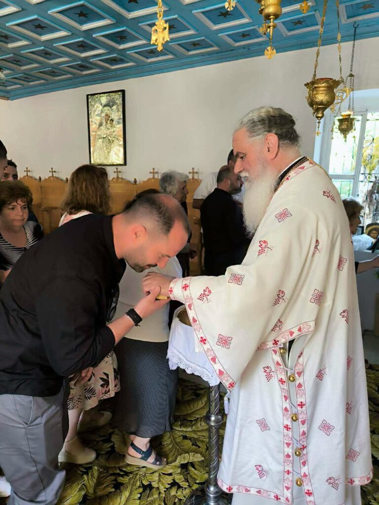 Στη Αγία Κυριακή Κανδάλου Καλαβρύτων ο Μητροπολίτης Ιερώνυμος ΦΩΤΟ 7 Στη Αγία Κυριακή Κανδάλου Καλαβρύτων ο Μητροπολίτης Ιερώνυμος ΦΩΤΟ