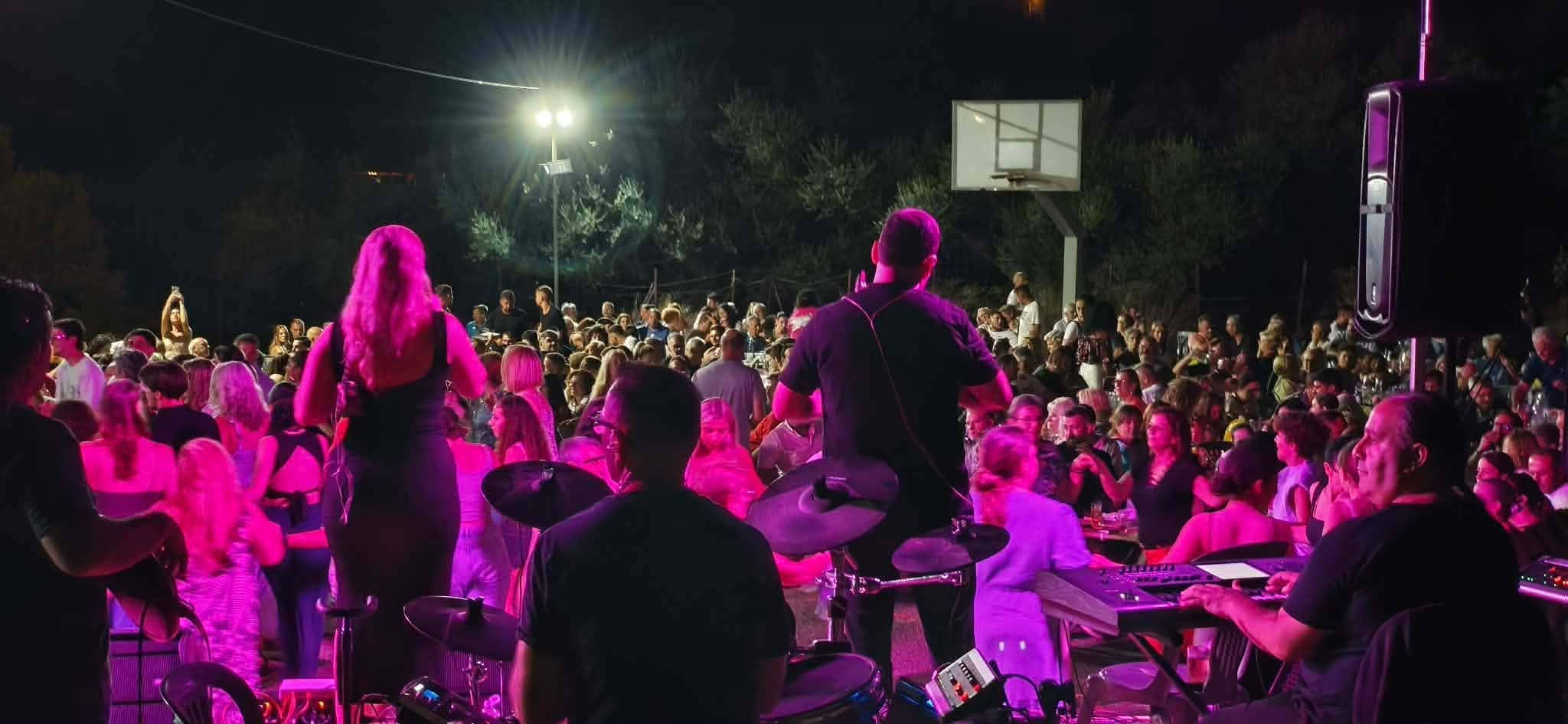 Βραδιά του Συλλόγου Γυναικών Τράπεζας ΒΙΝΤΕΟ-ΦΩΤΟ
