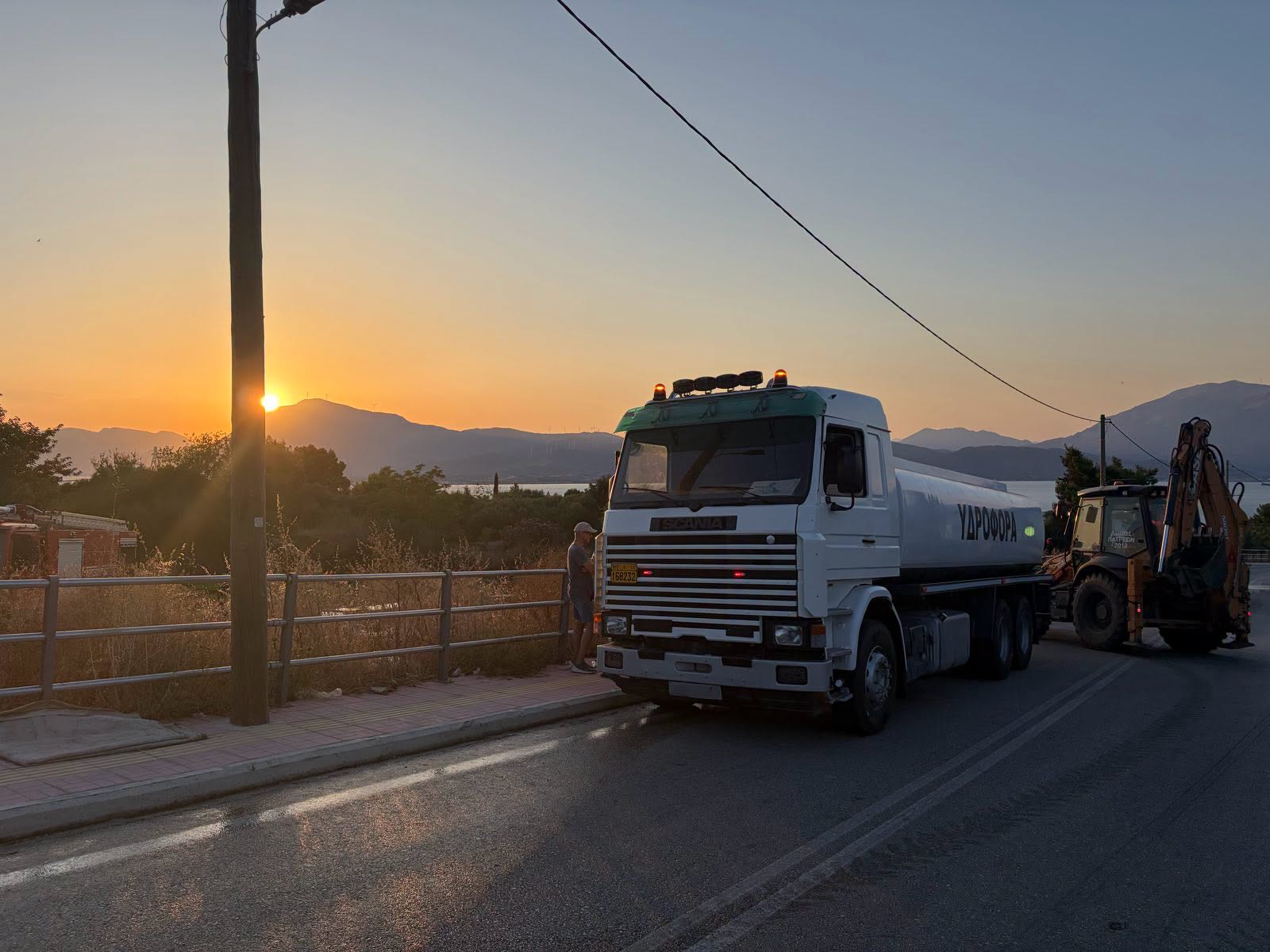 Πλατάνι: Άμεση ήταν η επιχείρηση της Περιφέρειας στην κατάσβεση της πυρκαγιάς ΦΩΤΟ 4 Πλατάνι: Άμεση ήταν η επιχείρηση της Περιφέρειας στην κατάσβεση της πυρκαγιάς ΦΩΤΟ