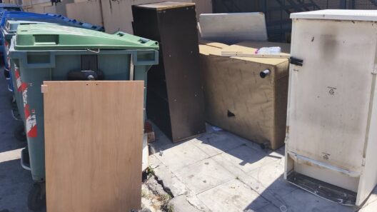 Πάτρα: Ενταση για ανακαίνιση ασυνείδητου με μπάζα του σπιτιού του σε πεζοδρόμιο ΦΩΤΟ 16 Πάτρα: Ενταση για ανακαίνιση ασυνείδητου με μπάζα του σπιτιού του σε πεζοδρόμιο ΦΩΤΟ