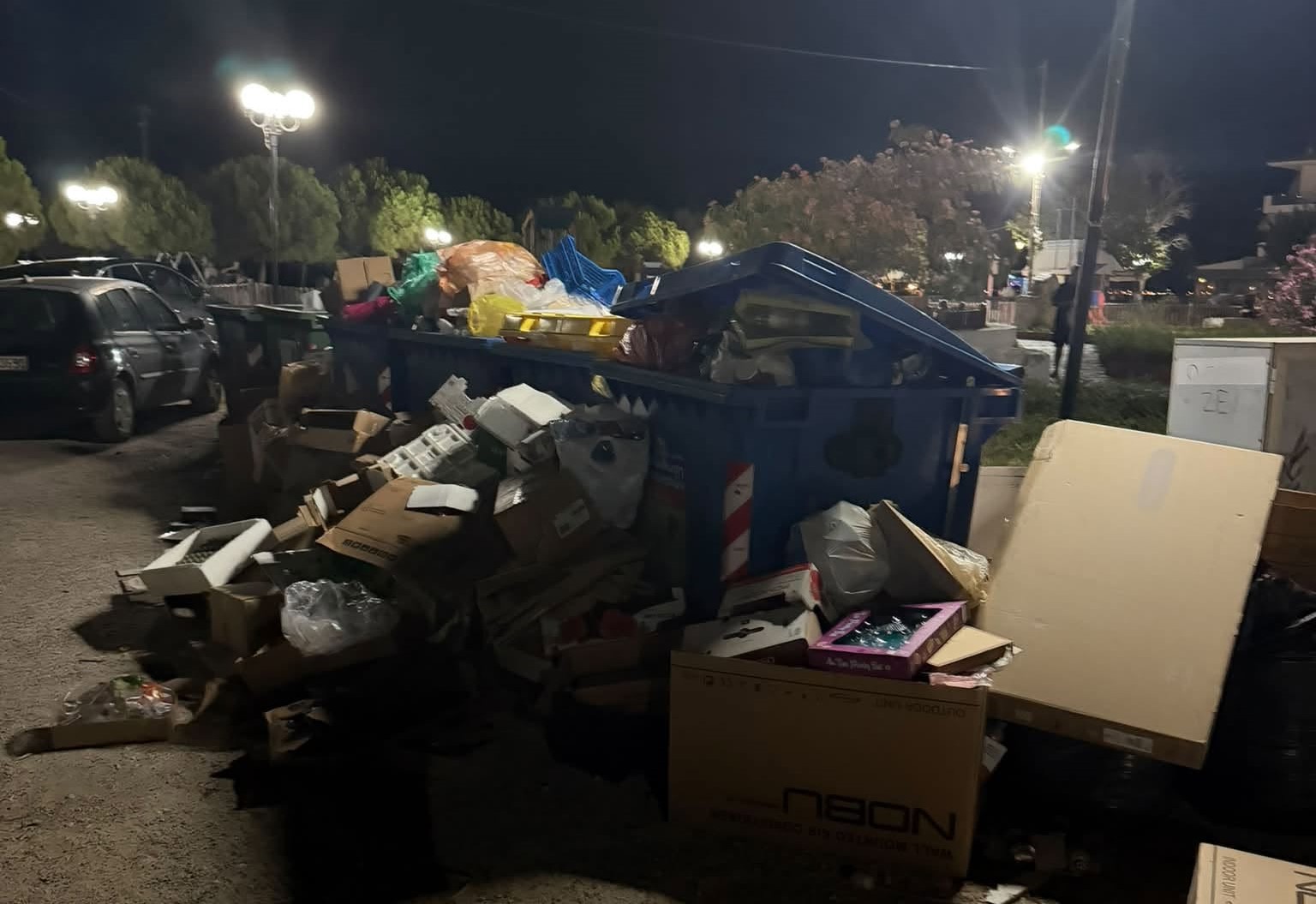 Αχαΐα: Αδιανόητες εικόνες σε τουριστικό θέρετρο, με «μίνι χωματερή» δίπλα στην παραλία ΦΩΤΟ 1 Αχάτη: Αδιανόητες εικόνες στο τουριστικό θέρετρο