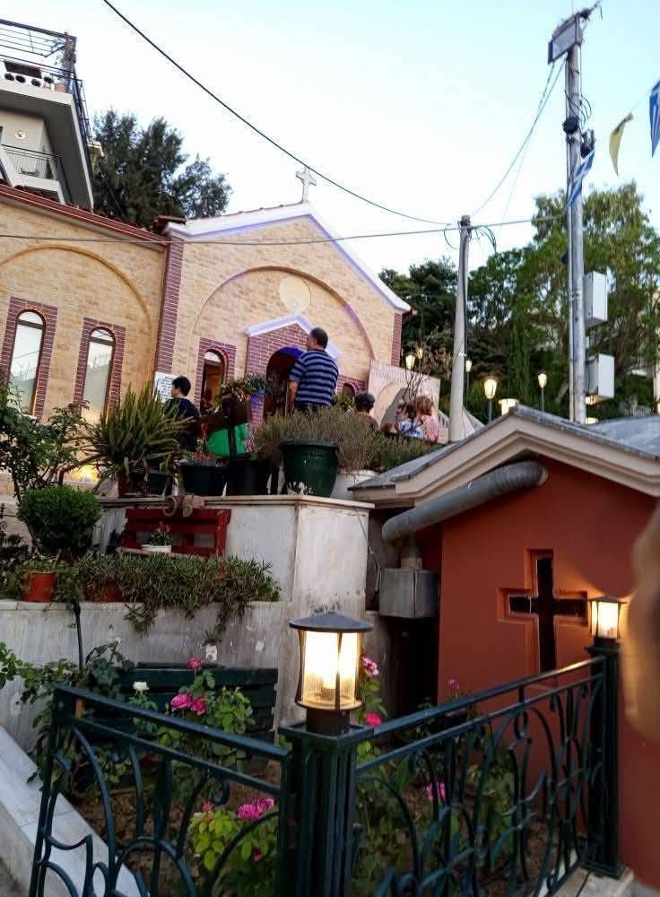 Γιόρτασε ο Άγιος Παΐσιος στο παρεκκλήσι του Αγίου Νικολάου ΦΩΤΟ 5 Γιόρτασε ο Άγιος Παΐσιος στο παρεκκλήσι του Αγίου Νικολάου ΦΩΤΟ