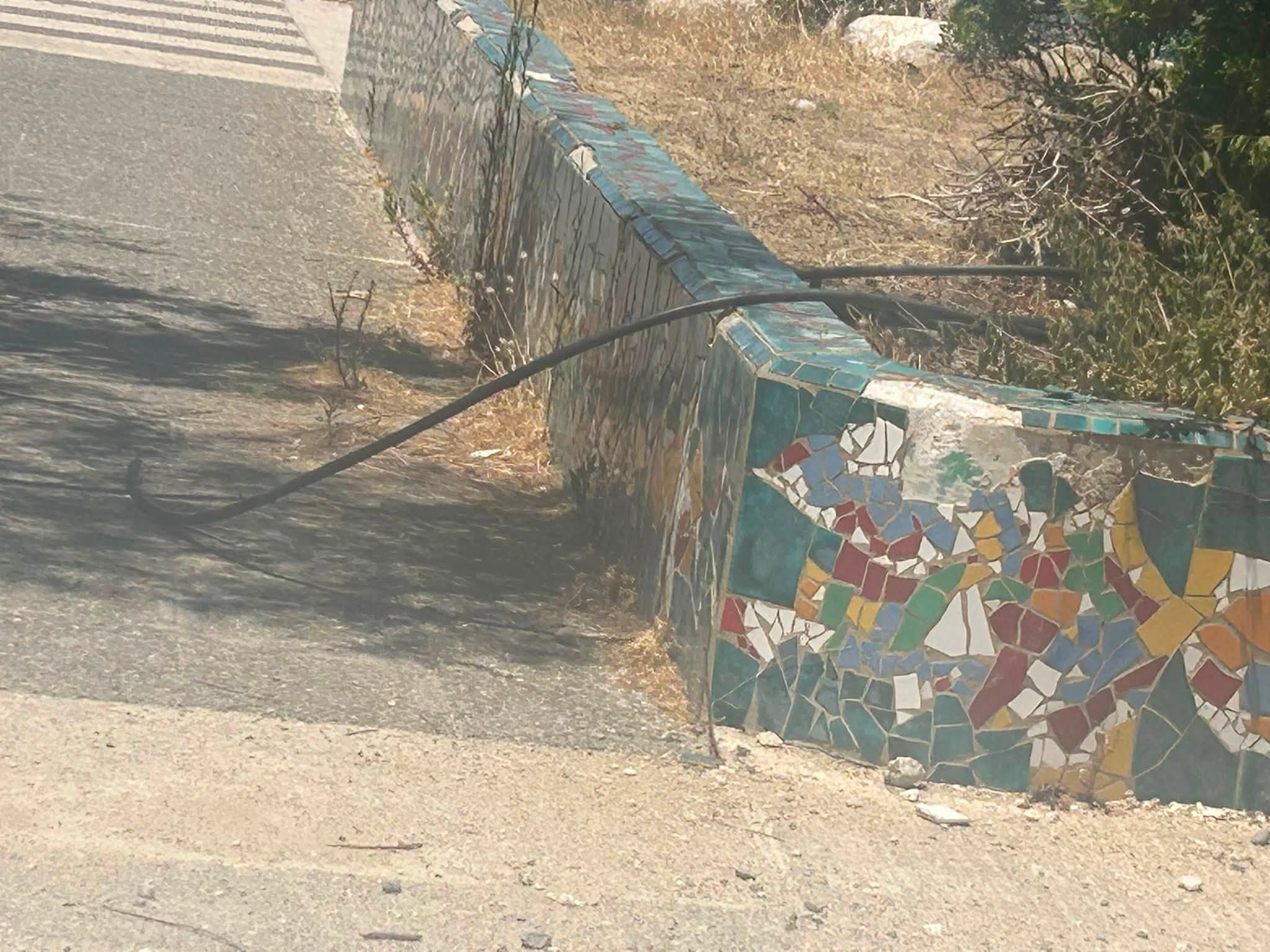 Τερψιθέα: Σπασμένα μπεκ, διαλυμένες σωληνώσεις και εγκατάλειψη στο παραλιακό πάρκινγκ ΦΩΤΟ 1 Τερψιθέα: Σπασμένα μπεκ, διαλυμένες σωληνώσεις και εγκατάλειψη στο παραλιακό πάρκινγκ ΦΩΤΟ