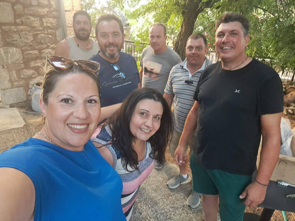 Βραδιά με Καραγκιόζη στην Παρασκευή Αιγίου ΒΙΝΤΕΟ-ΦΩΤΟ