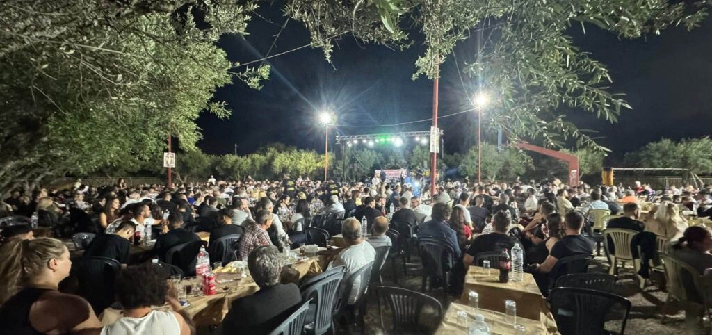 Το γλέντι του Εκπολιτιστικού Συλλόγου Ελαιοχωρίου ΦΩΤΟ
