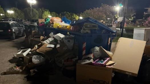 Αποπνικτική μυρωδιά σε γνώστη παραλία