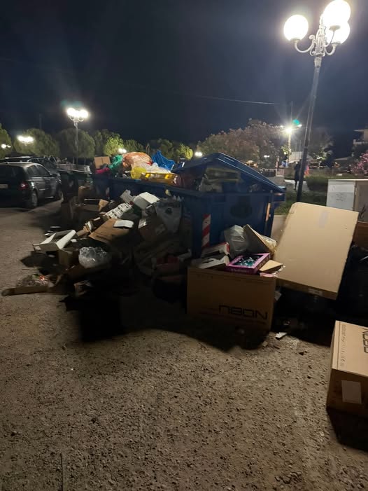 Αχαΐα: Αποπνικτική μυρωδιά σε γνωστή παραλία, αναστατώνει κατοίκους και παραθεριστές ΦΩΤΟ