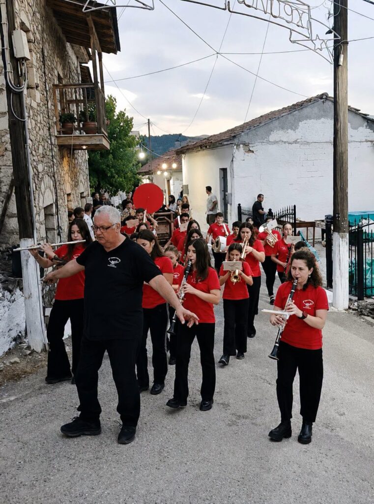 Με λαμπρότητα και θρησκευτική κατάνυξη πανηγύρισε η Γουμενίσσα Καλαβρύτων ΒΙΝΤΕΟ-ΦΩΤΟ