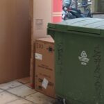 Πάτρα: Κούτες «βουνό» δίπλα σε κάδους σκουπιδιών από κατάστημα ΦΩΤΟ