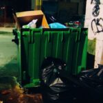 Πάτρα: Φωτιές σε κάδους που «πνίγονται» στα σκουπίδια ΦΩΤΟ 