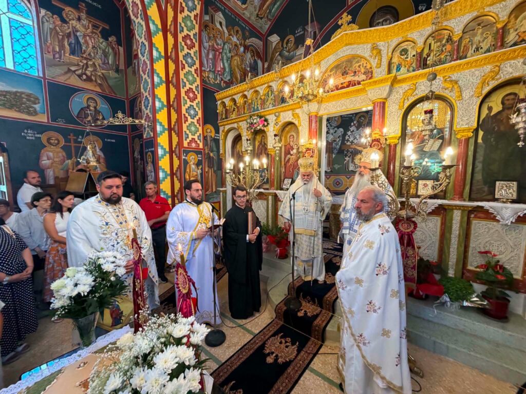 Στον ναό της Γουμένισσας Καλαβρύτων ο Μητροπολίτης Σταγών και Μετεώρων Θεόκλητος ΦΩΤΟ