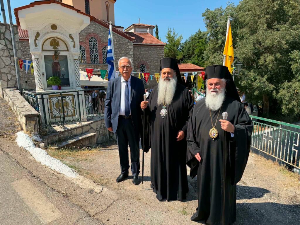 Στον ναό της Γουμένισσας Καλαβρύτων ο Μητροπολίτης Σταγών και Μετεώρων Θεόκλητος ΦΩΤΟ