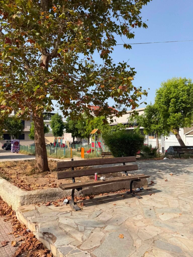 Πάτρα: Δυσοσμία, χόρτα και παραμέληση σε Πλατεία του Πράτσικα ΦΩΤΟ 10 Πάτρα: Δυσοσμία, χόρτα και παραμέληση σε Πλατεία του Πράτσικα ΦΩΤΟ