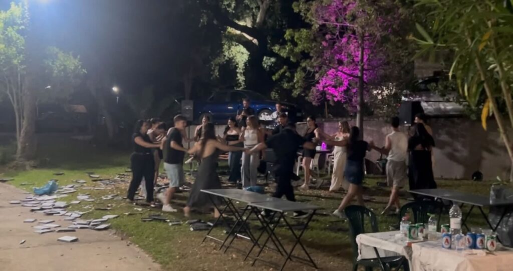 Το πανηγύρι του Πολιτιστικού - Αθλητικού Συλλόγου Δημητρόπουλου ΒΙΝΤΕΟ-ΦΩΤΟ 9 Το πανηγύρι του Πολιτιστικού - Αθλητικού Συλλόγου Δημητρόπουλου ΒΙΝΤΕΟ-ΦΩΤΟ
