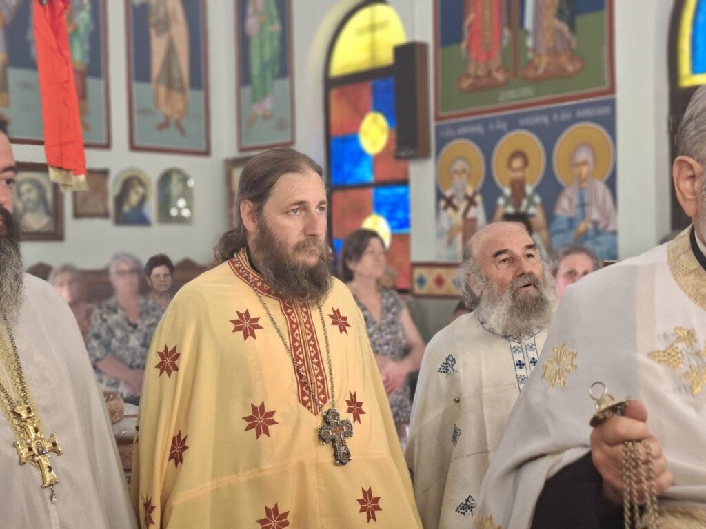 Ο πανηγυρικός εσπερινός της Αγίας Μαρίνης στα Ροΐτικα Πατρών ΦΩΤΟ 20 Ο πανηγυρικός εσπερινός της Αγίας Μαρίνης στα Ροΐτικα Πατρών ΦΩΤΟ