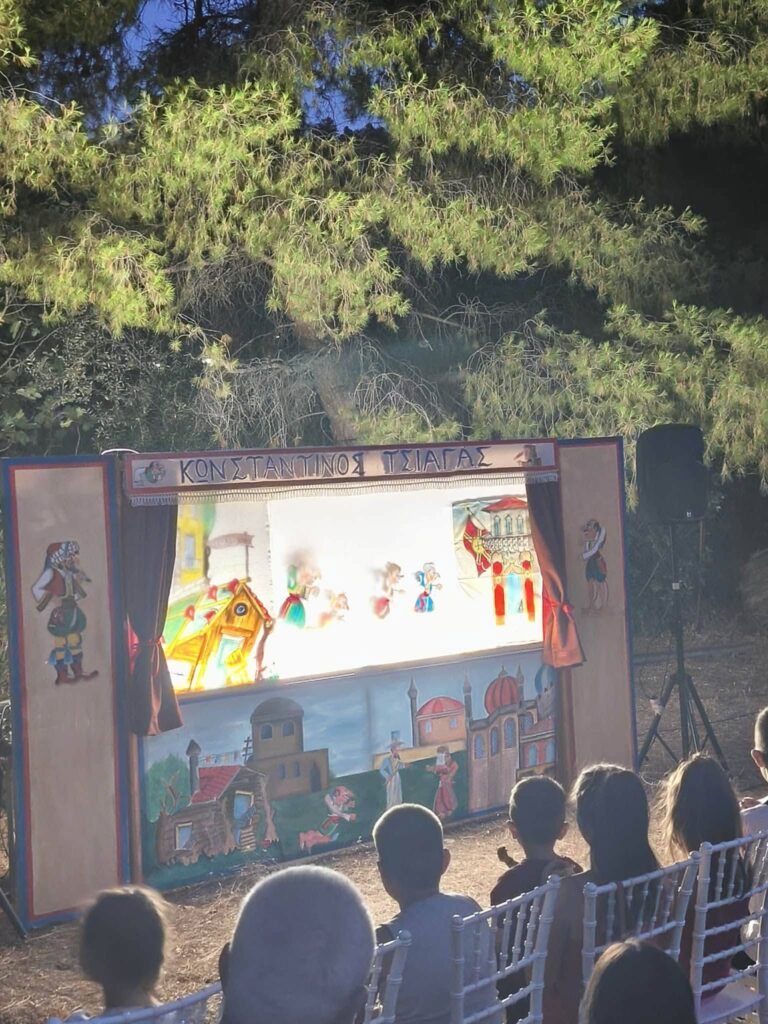 Βραδιά με Καραγκιόζη στην Παρασκευή Αιγίου ΒΙΝΤΕΟ-ΦΩΤΟ