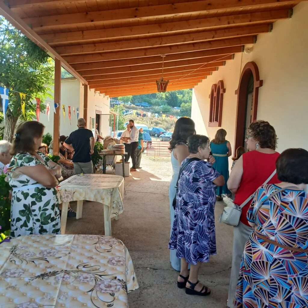 Θεία Λειτουργία για την Αγία Μαρίνα στην Κάκιζα από τον Σύλλογο Απανταχού Καλουσιωτών ΦΩΤΟ 10 Θεία Λειτουργία για την Αγία Μαρίνα στην Κάκιζα από τον Σύλλογο Απανταχού Καλουσιωτών ΦΩΤΟ