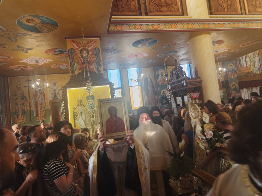 Κοσμοσυρροή στην Αγία Μαρίνα στη συνοικία Μακρυγιάννη στην Πάτρα ΒΙΝΤΕΟ-ΦΩΤΟ 8 Κοσμοσυρροή στην Αγία Μαρίνα στη συνοικία Μακρυγιάννη στην Πάτρα ΒΙΝΤΕΟ-ΦΩΤΟ