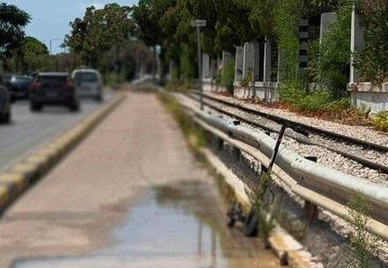 Πάτρα: «Λίμνες» και λακκούβες παγίδες για αναβάτες στον Ποδηλατόδρομο της παραλιακής 12 Πάτρα: «Λίμνες» και λακκούβες παγίδες για αναβάτες στον Ποδηλατόδρομο της παραλιακής