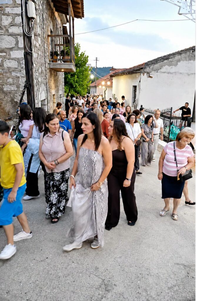 Με λαμπρότητα και θρησκευτική κατάνυξη πανηγύρισε η Γουμενίσσα Καλαβρύτων ΒΙΝΤΕΟ-ΦΩΤΟ