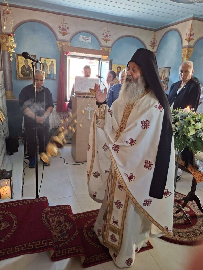 Θεία Λειτουργία και μνημόσυνο στο εκκλησάκι του Αγίου Ευσταθίου Πτέρης ΦΩΤΟς