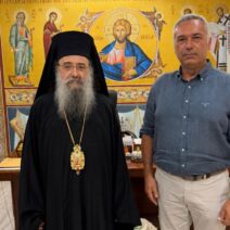 Στον Μητροπολίτη Πατρών Χρυσόστομο ο δημοτικός σύμβουλος Φίλιππος Οικονόμου ΦΩΤΟ 2 Στον Μητροπολίτη Πατρών Χρυσόστομο ο δημοτικός σύμβουλος Φίλιππος Οικονόμου ΦΩΤΟ