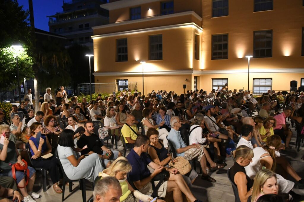 Το έργο «Αντιγόνη» προβλήθηκε στα Καμίνια ΦΩΤΟ