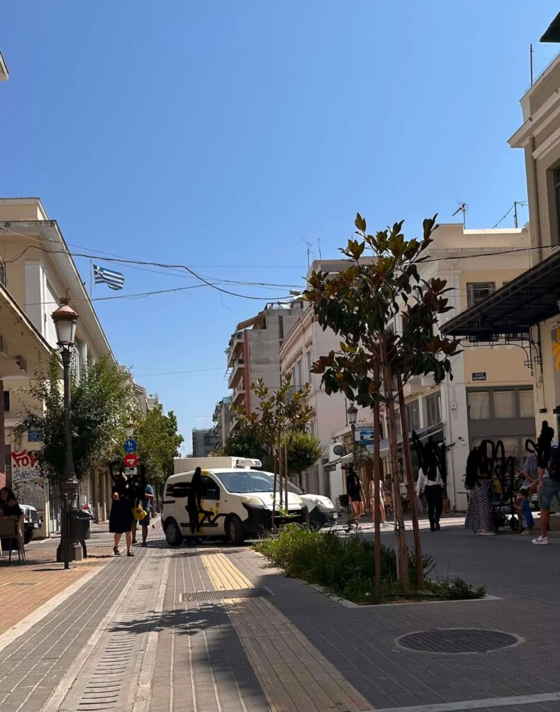 Πάτρα: Αυθαιρεσία και παράνομη στάθμευση στους πεζοδρόμους από ανόητους οδηγοί ελλείψει ελέγχων ΦΩΤΟ 5 Πάτρα: Αυθαιρεσία και παράνομη στάθμευση στους πεζοδρόμους από ανόητους οδηγοί ελλείψει ελέγχων ΦΩΤΟ
