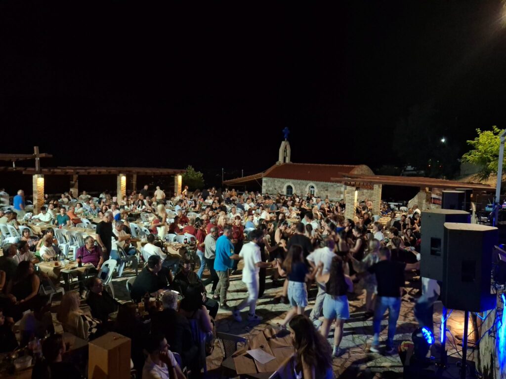 Το «Αντάμωμα των Καλουσιωτών» ΦΩΤΟ 5 Το «Αντάμωμα των Καλουσιωτών» ΦΩΤΟ