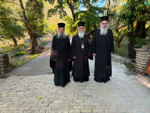 Επίσκεψη Μητροπολιτών στα Καλάβρυτα ΦΩΤΟ 5 Επίσκεψη Μητροπολιτών στα Καλάβρυτα ΦΩΤΟ