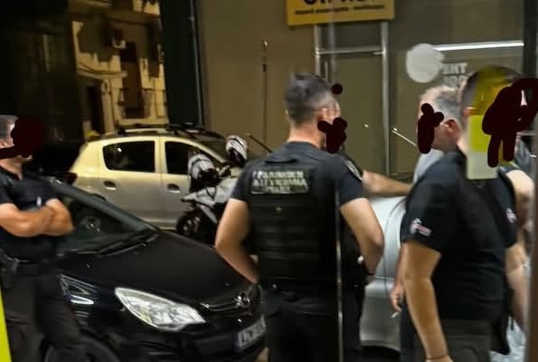 Πάτρα: Απόπειρα διάρρηξης με υλικές φθορές μέρα μεσημέρι στο κέντρο - Εσωσαν την κατάσταση περίοικοι ΦΩΤΟ