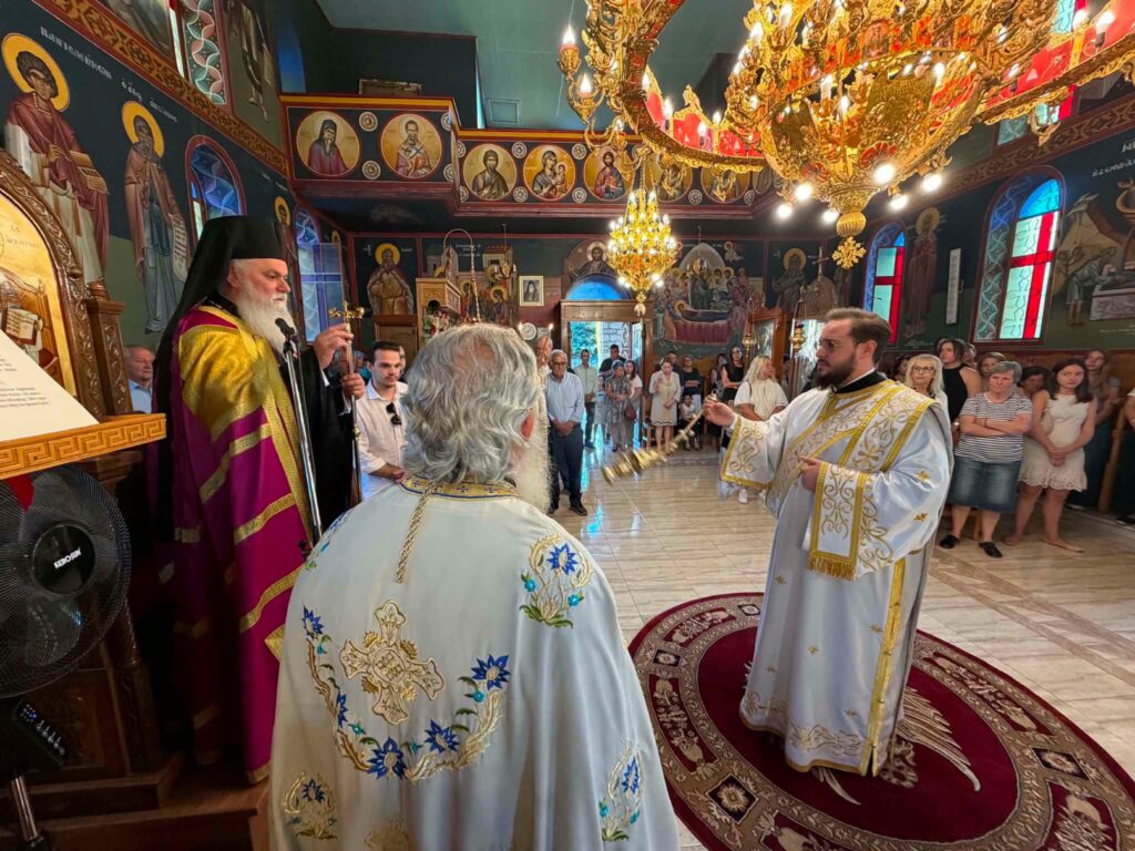 Αρχιερατικός εσπερινός και Λιτάνευση της εικόνος της Αγίας Παρασκευής στο Κρυονέρι ΦΩΤΟ