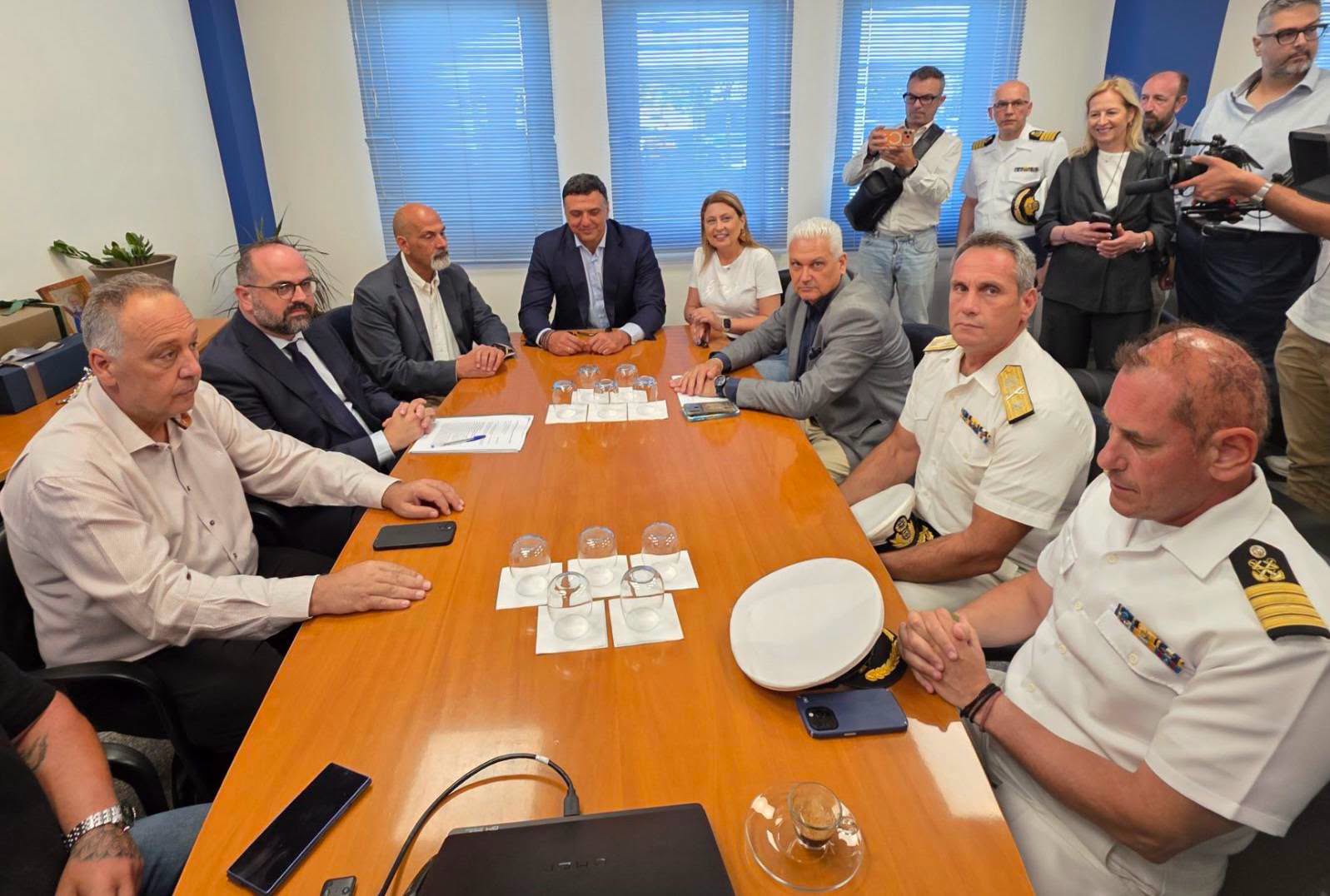 Πάτρα: Ο Βασίλης Κικίλιας σε Περιφέρεια και ΟΛΠΑ για το αναπτυξιακό σχέδιο του λιμανιού ΦΩΤΟ - BINTEO