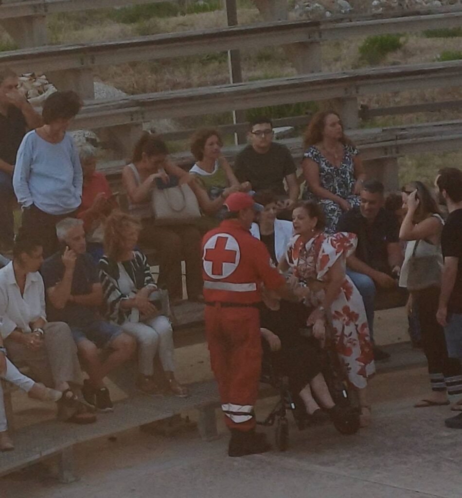 Οι Εθελοντές Σαμαρείτες στον «Γλάρο του Τσέχωφ» στο αρχαιολογικό χώρο του Ρίου ΦΩΤΟ 5 Οι Εθελοντές Σαμαρείτες στον «Γλάρο του Τσέχωφ» στο αρχαιολογικό χώρο του Ρίου ΦΩΤΟ
