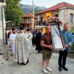 Αρχιερατικός εσπερινός και Λιτάνευση της εικόνος της Αγίας Παρασκευής στο Κρυονέρι ΦΩΤΟ