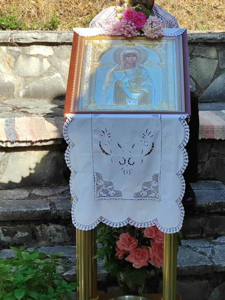 Θεία Λειτουργία για την Αγία Παρασκευή στο Παλαιό Πάος ΦΩΤΟ