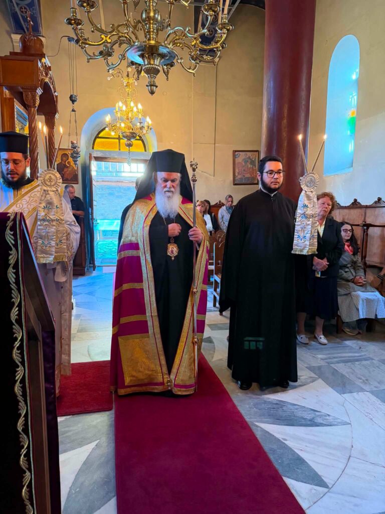 Αρχιερατική θεία λειτουργία στην Μονή Αγίου Νικολάου Άνω Βλασίας ΦΩΤΟ