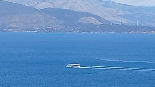 Αίγιο τουριστικό σκάφος