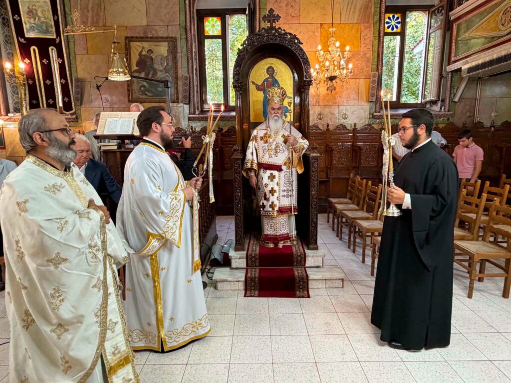 Αρχιερατική θεία λειτουργία στην Κέρτεζη με απονομή οφφικίου ΦΩΤΟ
