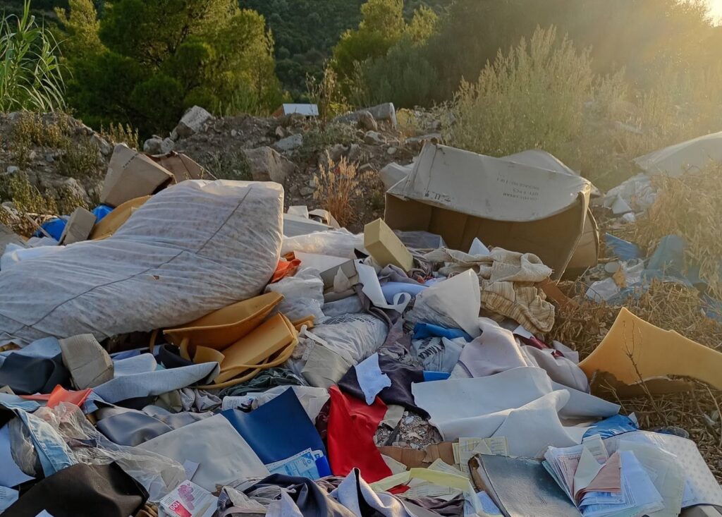 Πάτρα: Μήνυση στον δήμο για ανεξέλεγκτη χωματερή, κίνδυνο πυρκαγιάς και εγκατάλειψη ζώων ΒΙΝΤΕΟ-ΦΩΤΟ
