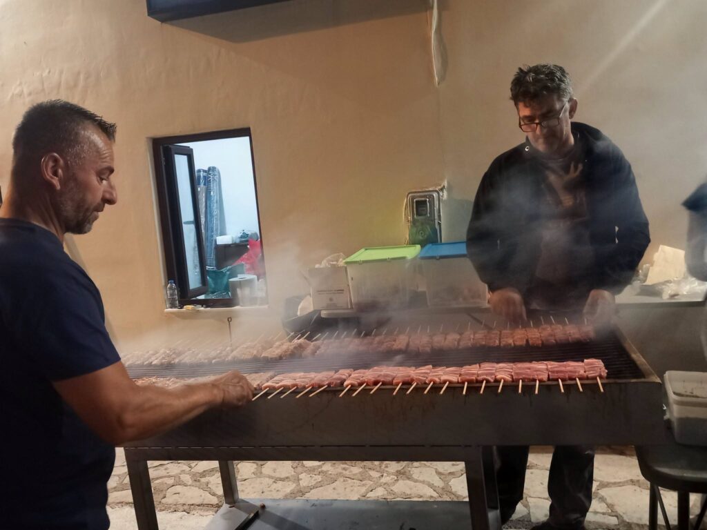 Πλήθος κατοίκων και επισκεπτών στο πανηγύρι του Καταρράκτη ΒΙΝΤΕΟ