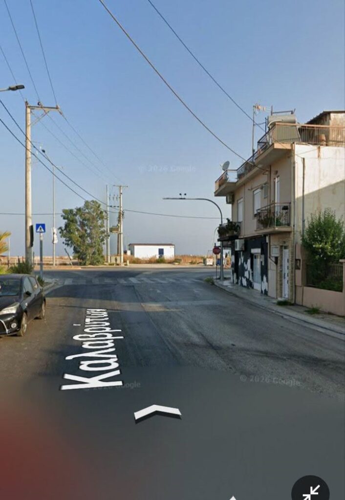 Παραλία: Κίνδυνος-θάνατος δίπλα σε γραμμές του τρένου - Εγκλωβισμοί οδηγών ΦΩΤΟ